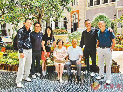 13 hours ago · 香港李錦記集團27日對外公佈，李錦記家族第三代傳人主席李文達於26日逝世，享年91歲。李錦記集團於網站內刊登訃告，指李文達在家人的陪伴下. 港富豪榜 李錦記家族入三甲 - 香港文匯報