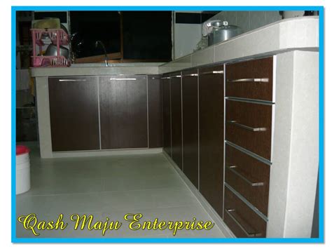 Dengan bertemakan warna putih dan hitam kabinet dapur di bina dengan mengikut saiz ruang dan juga peralatan dapur. KiTcHeN CaBiNeT (KaBiNeT DaPuR) & ReNoVaTiOnS in JoHoR ...