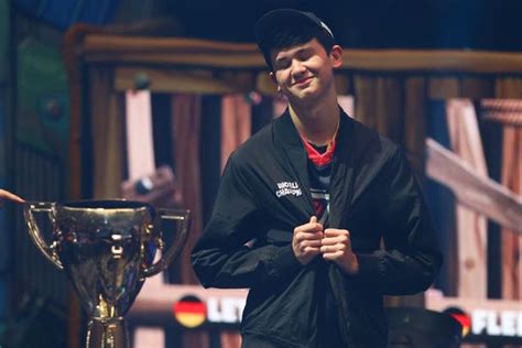 Fortnite Champ Kyle Bugha Giersdorf What We Know About 16 Year Old