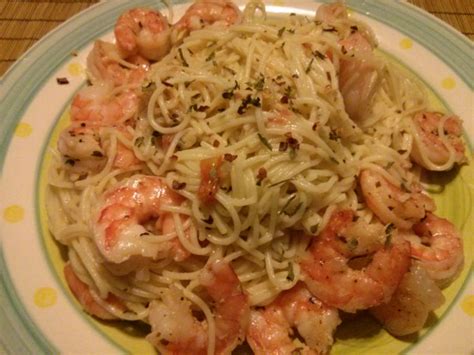 For this shrimp scampi with angel hair pasta, you'll need Garlic Shrimp with Angel Hair Pasta | All Kinds of Recipes