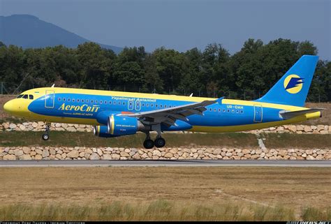 Airbus A320 212 Aerosvit Ukrainian Airlines Aviation Photo 2135450