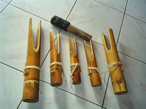 Alat musik ini memiliki suara dan nada yang khas di telinga sehingga dapat membuat otak menjadi lebih rileks dan tenang. Alat Musik Sulawesi Utara | Hisyam's Blog