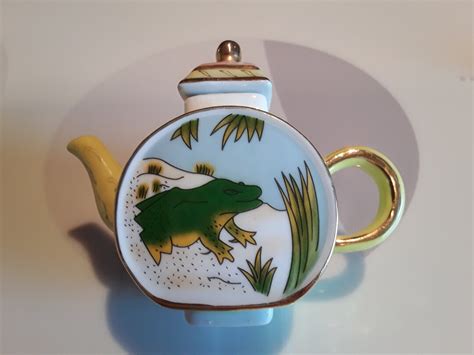 Vintage 2001 Vivian Chan Miniature Porcelain Lidded Teapot Etsy