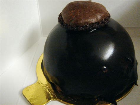 This best vegan chocolate mousse is a fluffy, light and healthier mousse au chocolat made with aquafaba (vegan egg whites). Wegman's Chocolate Mousse Cake | Elieen bought me deserts ...