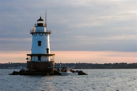 Top 5 Lighthouses In Rhode Island That You Must Visit Optx Ri