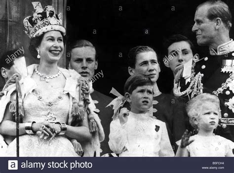 Eppure da oltre 70 anni le voci che descrivono il duca di edimburgo un cascamorto con queste attrici. Queen Elizabeth and Prince Philip Duke of Edinburgh with ...