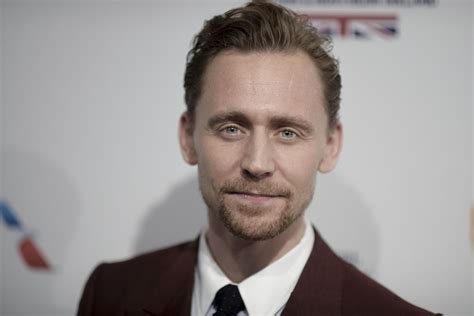 Tom Hiddleston Explains That I Heart Ts Tank Top The Morning Call