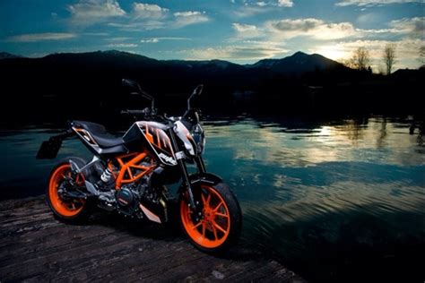 The duke 125 is the most fuel efficient bike in the whole ktm family. KTM 390 Duke on-road prices revealed | BharathAutos ...