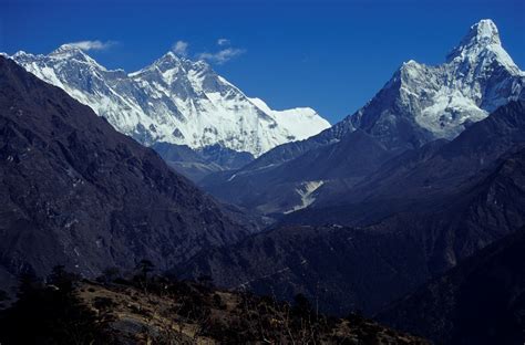 Filenepal Mount Everest And Ama Dablam Wikipedia The Free