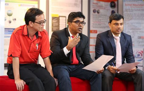 Karangan membincangkan kesan persekitaran makro dan mikro kepada usahawan di malaysia. Graduan PhD UKM Cipta Sistem Diagnostik Berdasarkan ...