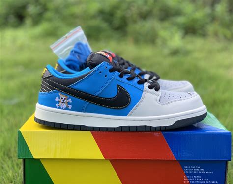 4.6 out of 5 stars 128. Buy Instant Skateboards x Nike SB Dunk Low Blue White For ...