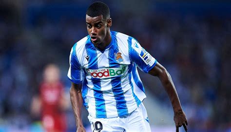 Każdy zawodnik walczy na euro 2021 o jak najlepszy wynik drużynowy, ale wszystkim piłkarzom zależy także na doskonałej postawie. FICHAJES de la REAL SOCIEDAD - NOTICIAS de HOY
