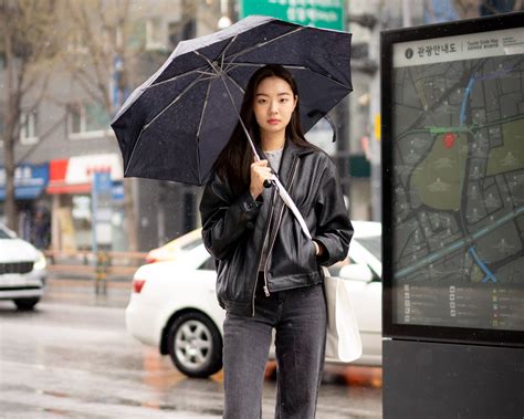 the best street style at seoul fashion week fall 2021 vogue