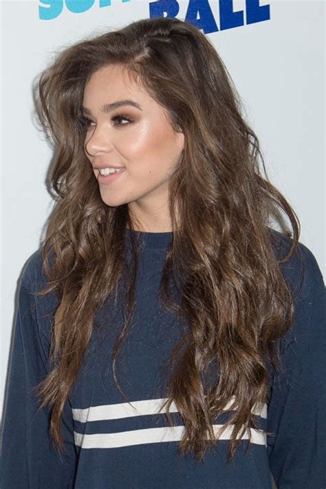 Hailee Steinfelds Hairstyles And Hair Colors Steal Her Style