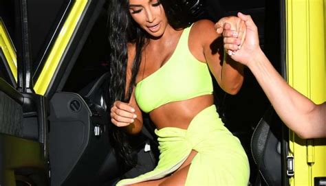 Kim Kardashian Vuelve A Encender Las Redes Con Atrevido Atuendo