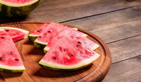 11 Ways To Tell If A Watermelon Is Bad Crate And Basket