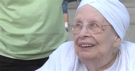 What are appropriate gift ideas for the terminally ill? Terminally Ill Dying Woman Squeezes Luke Bryan Butt