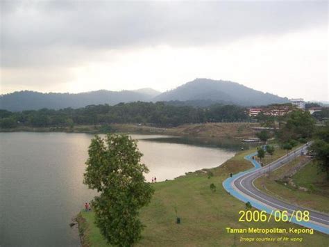 Ilsan lake park is a wonderful place to take a walk especially in the fall or winter. Kepong Metropolitan Park - Kuala Lumpur
