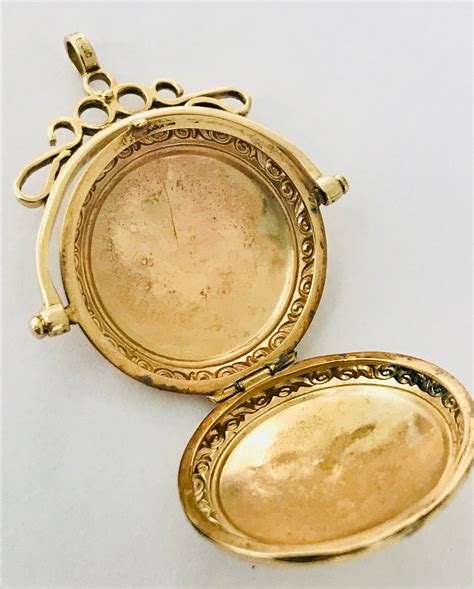 Stunning Vintage 9ct Yellow Gold Double Photograph Spinning Locket