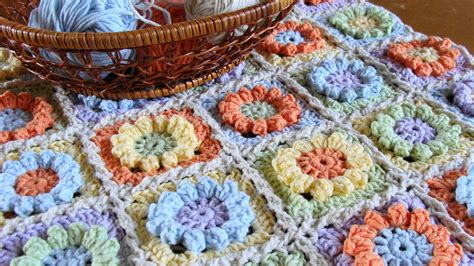 Patterns can also be moved or taken down. Knitting - Meeting: Granny Flower Square - free pattern