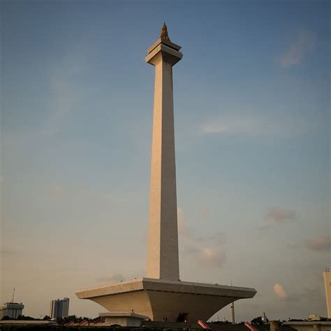 Senja Di Tugu Monumen Nasional Jakarta Indonesia