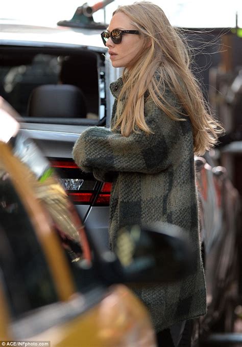 Amanda Seyfried And Mark Wahlberg Film Ted 2 In Times Square Daily