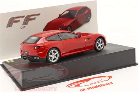 Altaya 143 Ferrari Ff Bouwjaar 2011 Met Showcase Rood Ck73088 Model Auto Ck73088 Mag Nk05