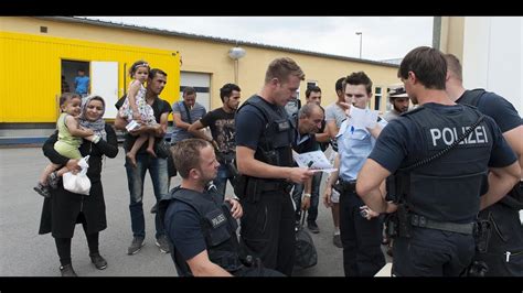 Eine weitergabe des gutscheins an den versicherungsnehmer oder die versicherte person ist untersagt. Ab wann ergänzt die Bundesregierung die Polizei um private ...
