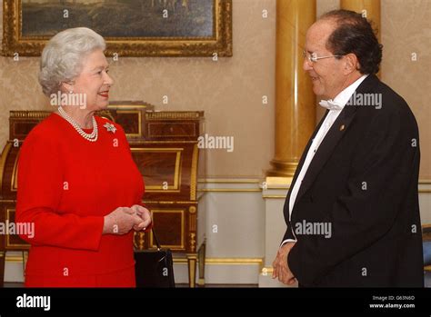 Britains Queen Elizabeth Ii Receives The Ambassador Of El Salvador Hi