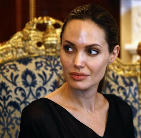„maleficent“ Nun Ist Angelina Jolie Die Gehörnte Welt