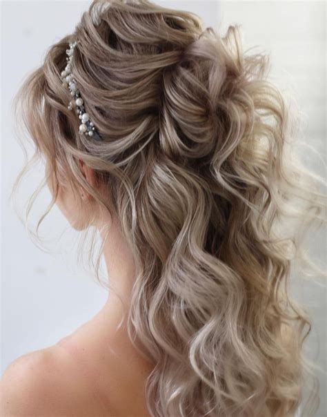 22 half up wedding hairstyles that will stand the test of time ~ kiss the bride magazine gaya