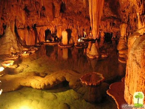 Пещера Тростниковой флейты в Гуйлине Китай
