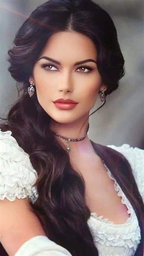 Pin By Anderson Marchi On Rosto Angelical Beauty Girl Brunette Beauty Beautiful Women Faces