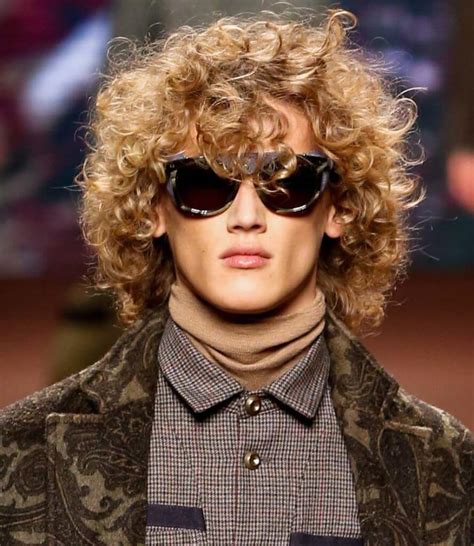 How To Get Curly Hair For Men In 5 Easy Steps