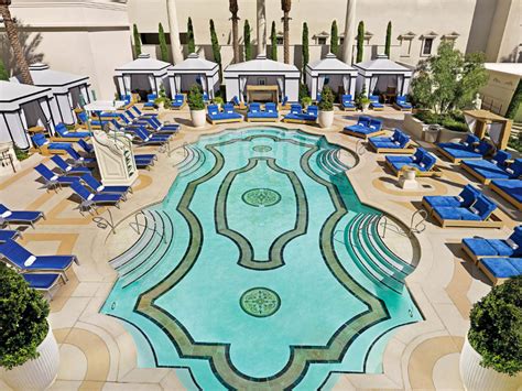 The Best Pools In Las Vegas Take The Plunge Jetsetter Las Vegas Spa Best Las Vegas Hotels