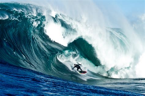 Movie Review Storm Surfers 3d