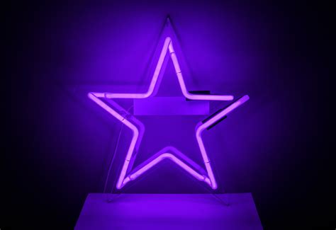 Neon Star Purple Kemp London Bespoke Neon Signs Prop Hire Large Format Printing