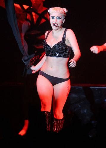 Lady Gaga Strips Off For Mtv Video Music Aid Japan Benefit Concert