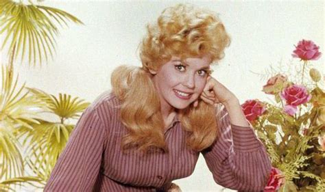 Beverly Hillbillies Star Donna Douglas Dies Aged 81 Obituaries News