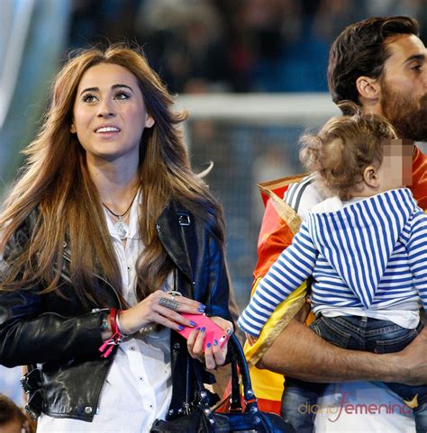 Maybe you would like to learn more about one of these? Arbeloa, junto a su mujer y su hija en la celebración del ...