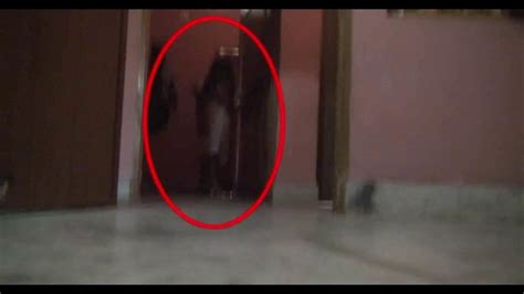 Real Ghost Scary Videos Ghost Caught Near A Huanted House Scary Videos Youtube