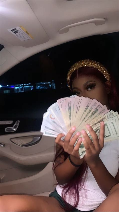 Pin By Kyaaaa On ‘f L I C K S’ Black Girls Holding Money Girls Holding Money Aesthetic