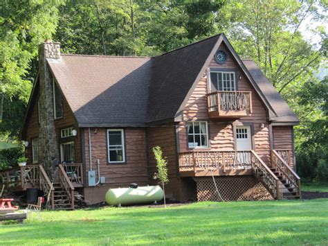 Seneca rocks is a location in the savage divide region of appalachia. Seneca House - Hostel Reviews (Seneca Rocks, WV) - TripAdvisor
