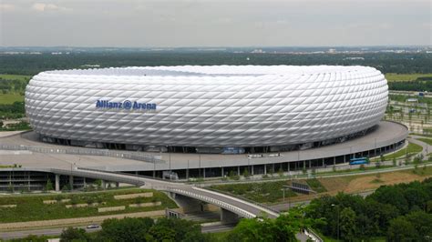 Allianz arena stadium, stadium with charming architecture. Bayern Munich, Juventus & More - Here Are All 8 Allianz ...
