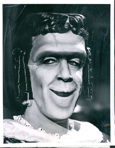 Hermine The Munsters Herman Munster Munsters Tv Show