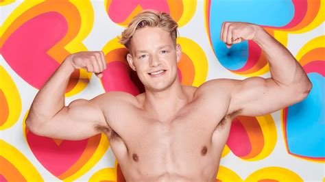 Get To Know 23 Year Old Love Island 2020 Contestant Ollie Williams