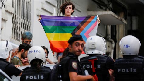 Turkish Police Release All Activists Detained During Istanbul Pride March