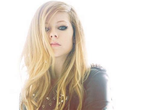 Avril Lavignes Struggle With Lyme Disease Hellogiggles