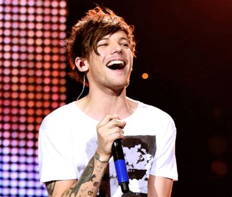Louis Singing