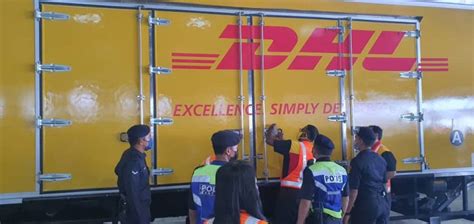 Prime minister of malaysia, tan sri muhyiddin yassin, has just launched the official website and guidebook for the national immunisation programme (nip)—here's what you need to know. DHL Express delivers first batch of COVID-19 vaccines to ...